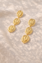 Load image into Gallery viewer, Three Sisters